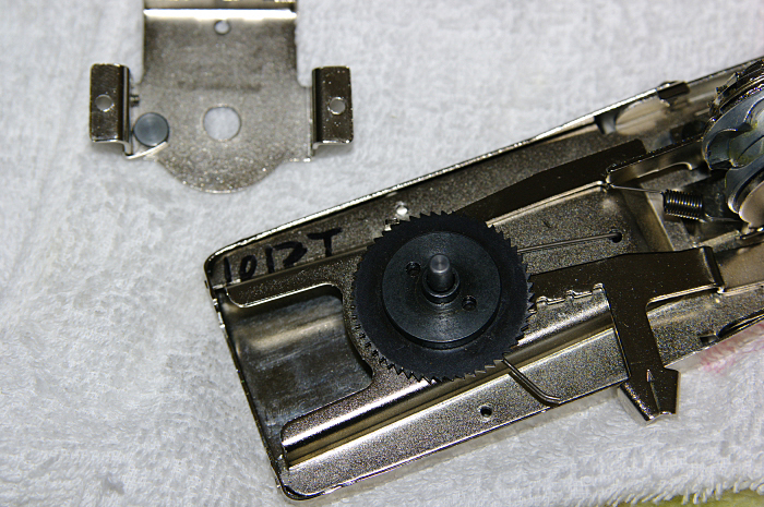ブラザー 穴かがり器 B-6型（TA) 内部ギヤ割れ | ミシンとでんしゃ