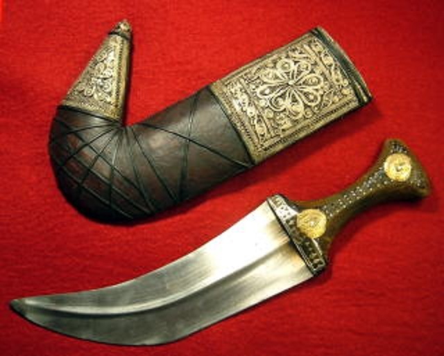 アラブ族の装飾短剣・銀仕様（ジャンビーヤ・実物） - 世界の刀剣 