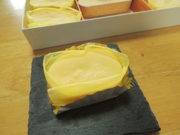 ラグノオ 窯出し半熟チーズケーキとチーズブリュレ (5)