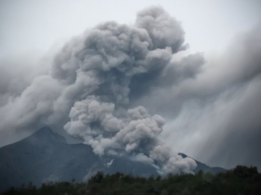 【鹿児島】桜島が噴火！高さ5000メートルの噴煙…噴石や火砕流への警戒呼びかけ