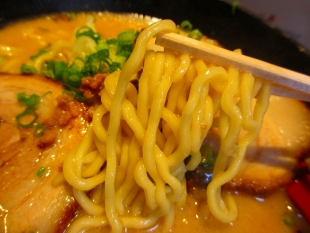 二葉　味噌ﾗｰﾒﾝ　麺
