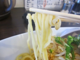 ふじの新津　野菜味噌つけそば　麺
