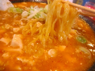服部　麻婆麺　麺